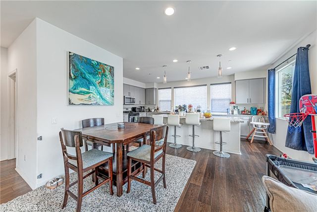 809 N Dalton 104, Azusa, CA 91702
