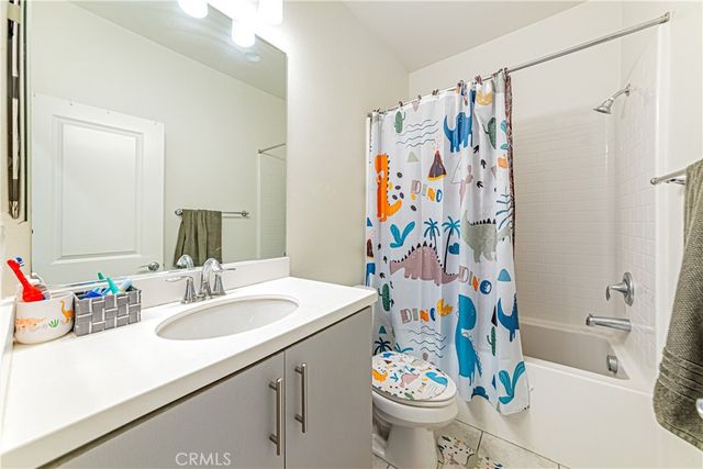 809 N Dalton 104, Azusa, CA 91702
