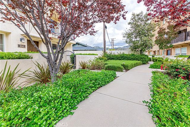 809 N Dalton 104, Azusa, CA 91702