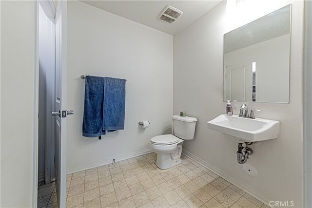 809 N Dalton 104, Azusa, CA 91702