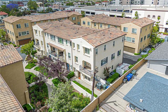 809 N Dalton 104, Azusa, CA 91702