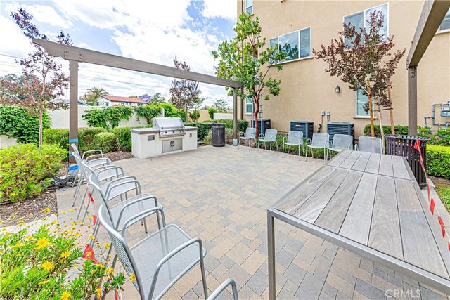 809 N Dalton 104, Azusa, CA 91702