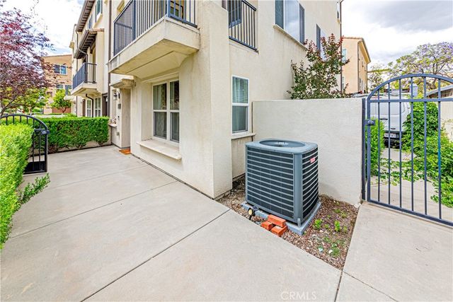 809 N Dalton 104, Azusa, CA 91702