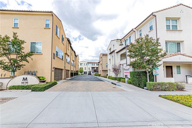 809 N Dalton 104, Azusa, CA 91702