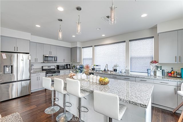 809 N Dalton 104, Azusa, CA 91702