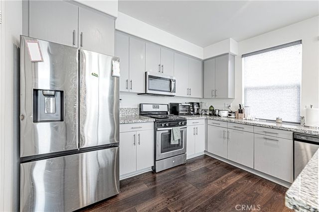 809 N Dalton 104, Azusa, CA 91702
