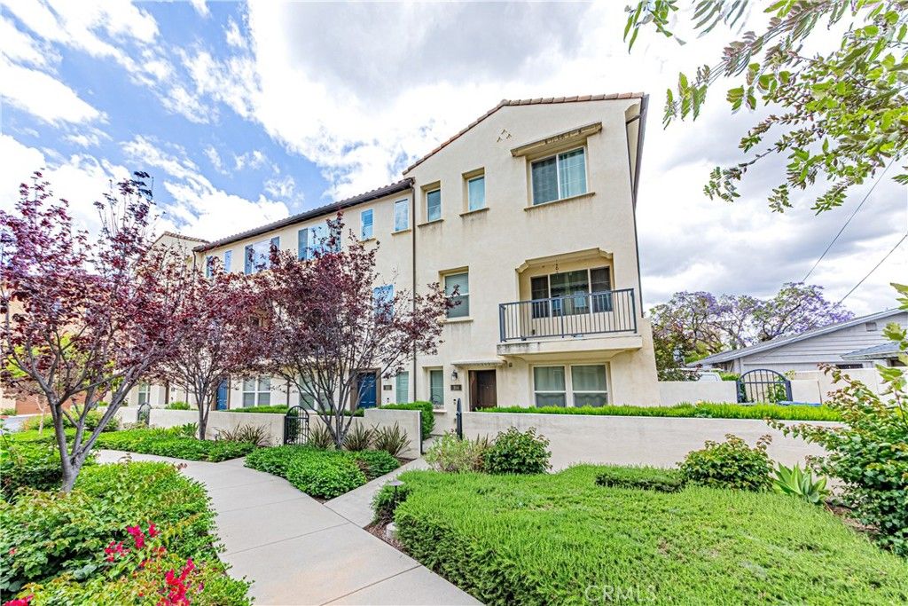 809 N Dalton 104, Azusa, CA 91702
