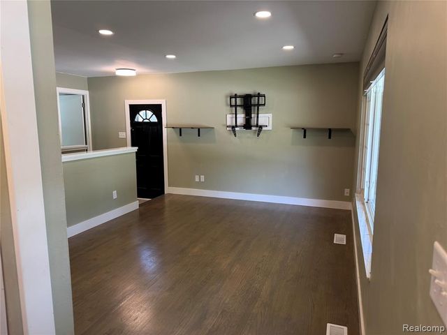 1103 Ravenwood Street, Ann Arbor, MI 48103