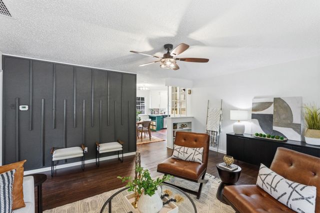 721 W Anita Dr, Haysville, KS 67060