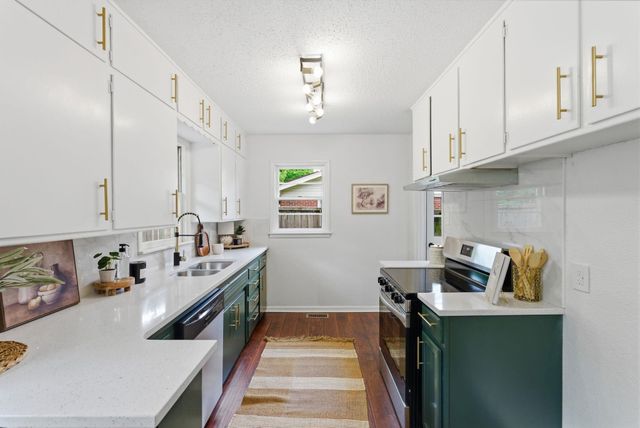 721 W Anita Dr, Haysville, KS 67060