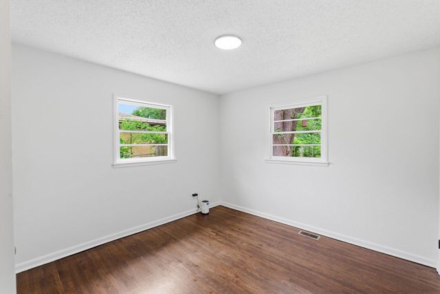721 W Anita Dr, Haysville, KS 67060