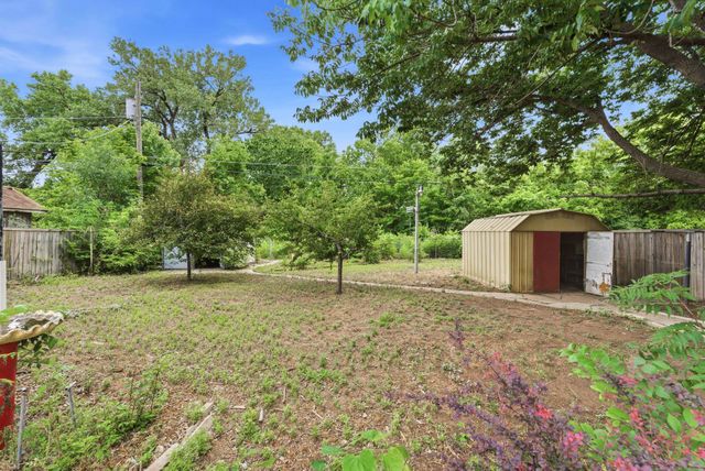 721 W Anita Dr, Haysville, KS 67060