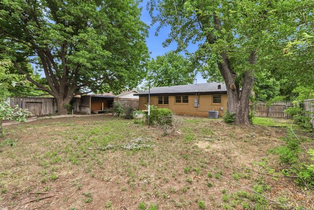721 W Anita Dr, Haysville, KS 67060