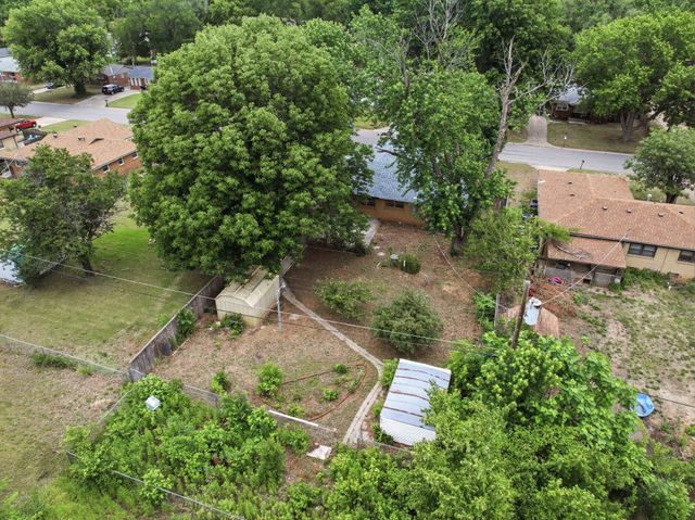 721 W Anita Dr, Haysville, KS 67060