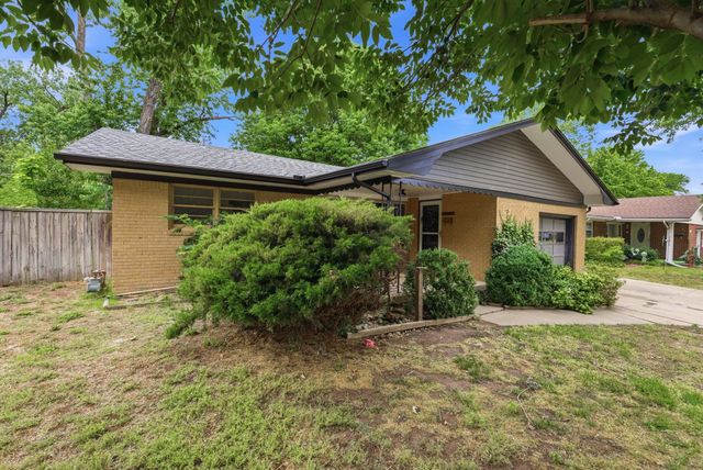 721 W Anita Dr, Haysville, KS 67060