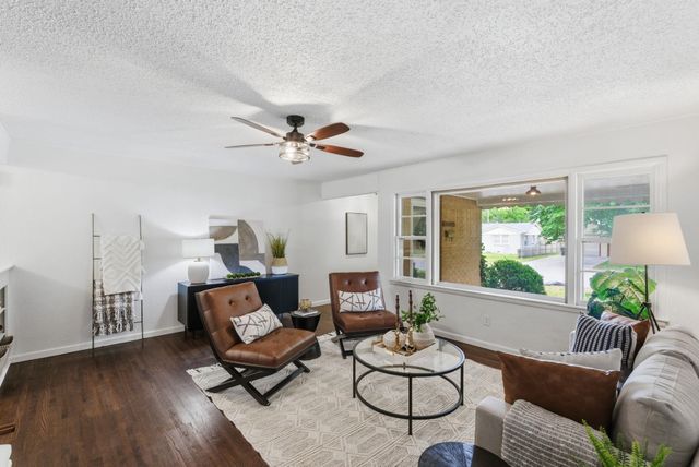 721 W Anita Dr, Haysville, KS 67060