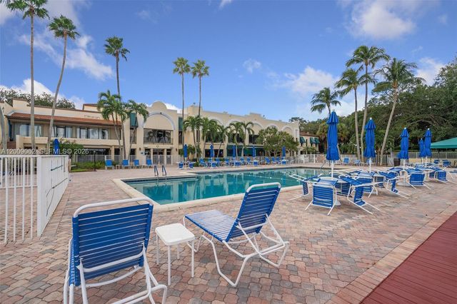 9460 Tangerine Pl 104, Davie, FL 33324