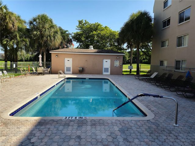 9460 Tangerine Pl 104, Davie, FL 33324