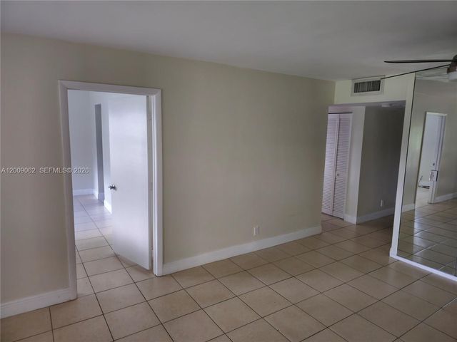 9460 Tangerine Pl 104, Davie, FL 33324