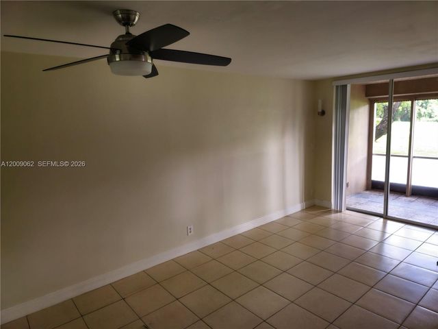 9460 Tangerine Pl 104, Davie, FL 33324