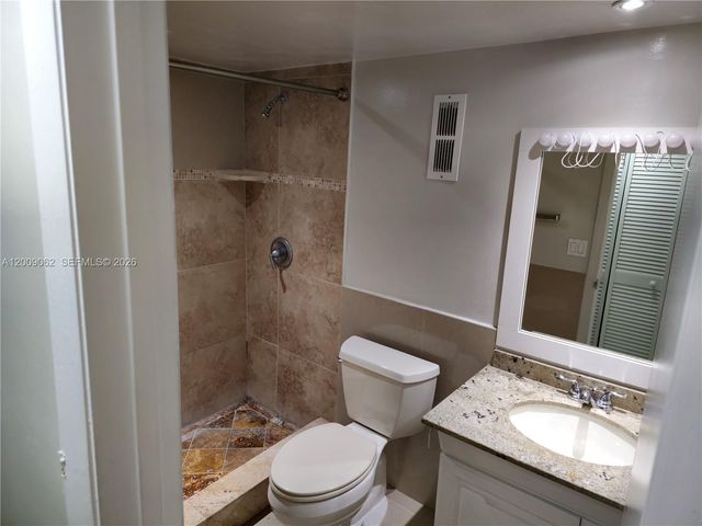 9460 Tangerine Pl 104, Davie, FL 33324