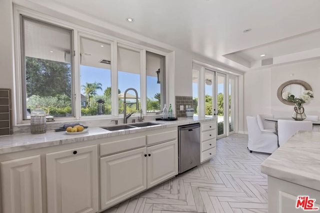 12695 Promontory Road, Los Angeles, CA 90049