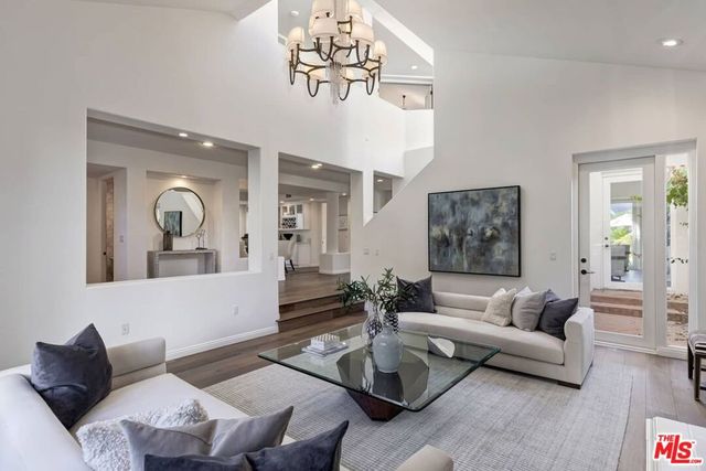 12695 Promontory Road, Los Angeles, CA 90049