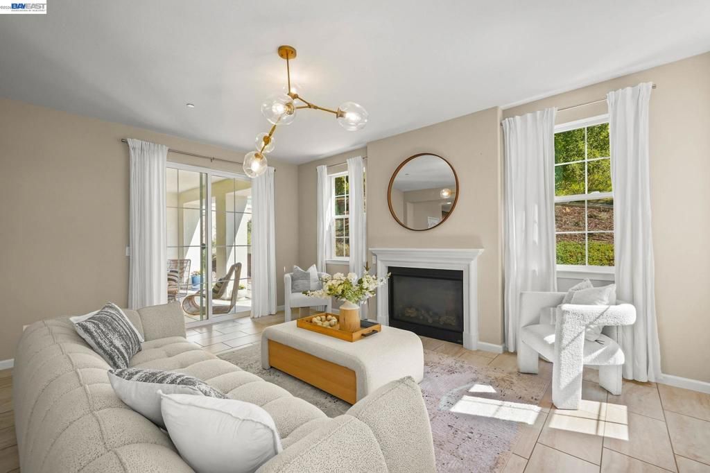 Image 11 of property listing at 2703 Tribune Ave, Hayward, CA 94542