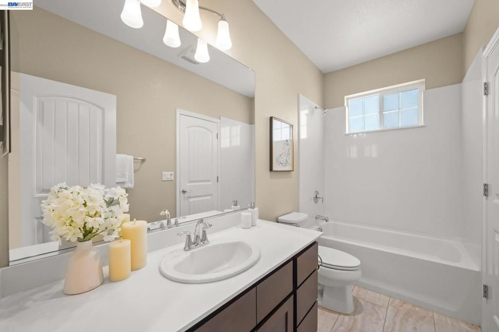 Image 38 of property listing at 2703 Tribune Ave, Hayward, CA 94542