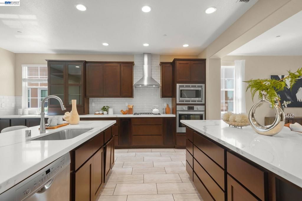 Image 5 of property listing at 2703 Tribune Ave, Hayward, CA 94542