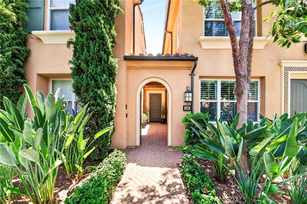 240 Mayfair, Irvine, CA 92620