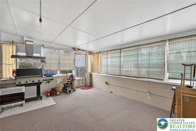 58 Colonial Road, Hanover Twp, PA 18109