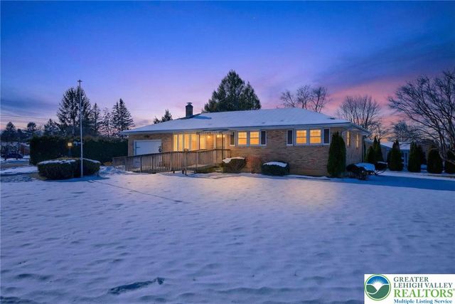 58 Colonial Road, Hanover Twp, PA 18109