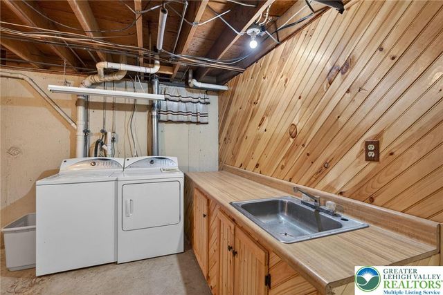 58 Colonial Road, Hanover Twp, PA 18109