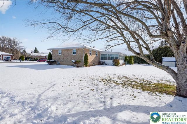 58 Colonial Road, Hanover Twp, PA 18109