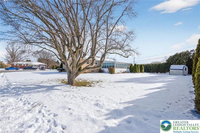 58 Colonial Road, Hanover Twp, PA 18109