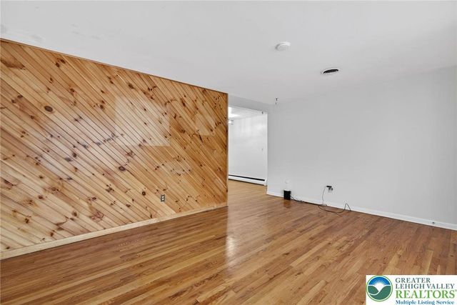 58 Colonial Road, Hanover Twp, PA 18109