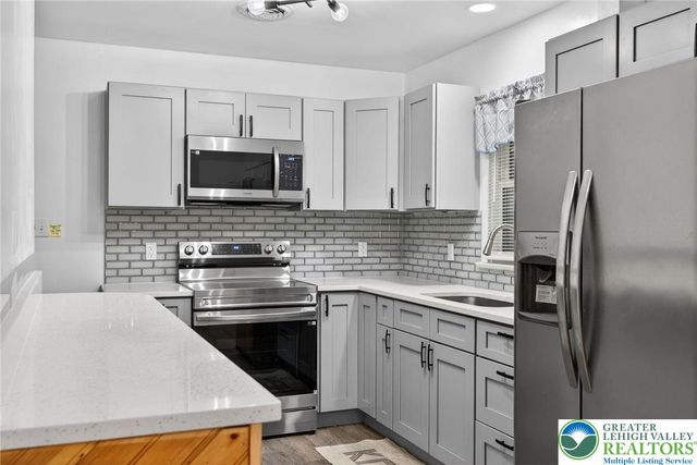 58 Colonial Road, Hanover Twp, PA 18109