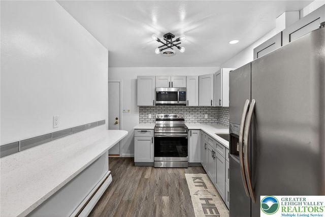 58 Colonial Road, Hanover Twp, PA 18109