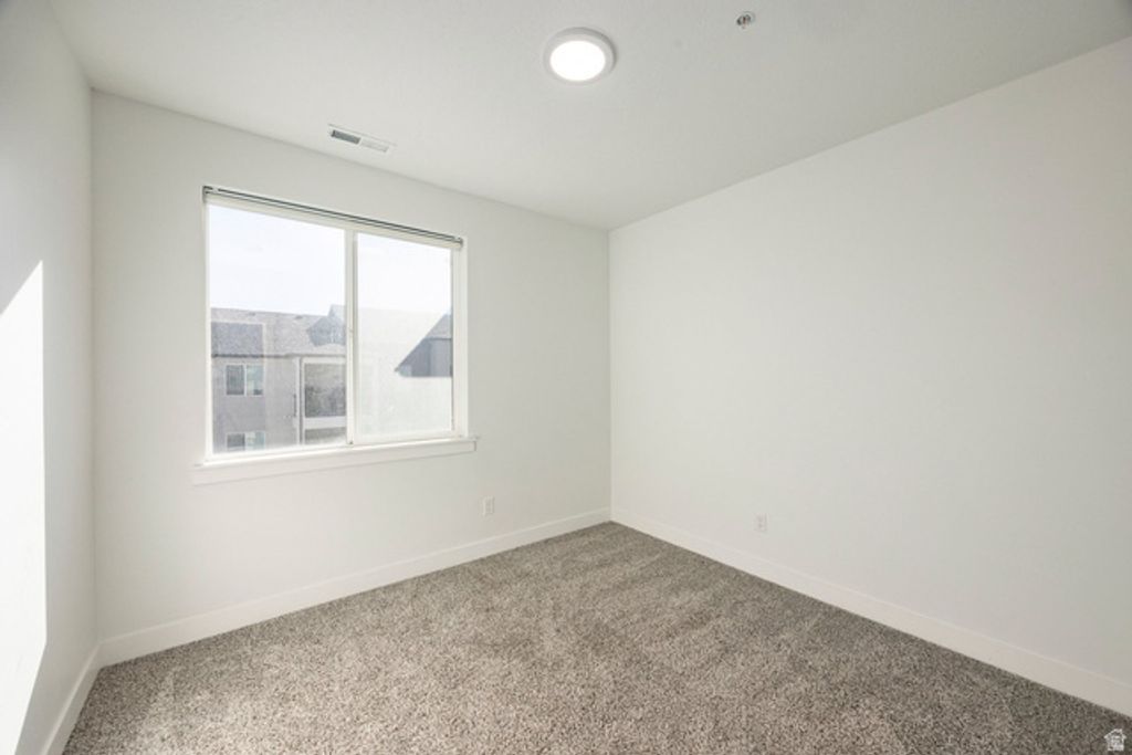 Image 16 of property listing at 13536 S POOLE DR #E303, Riverton, UT 84096