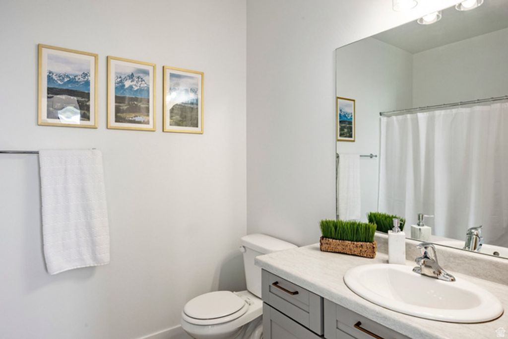 Image 17 of property listing at 13536 S POOLE DR #E303, Riverton, UT 84096