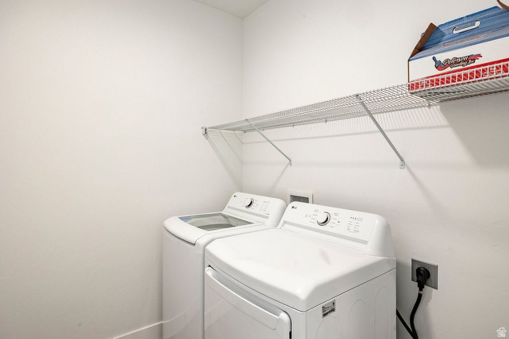 Image 18 of property listing at 13536 S POOLE DR #E303, Riverton, UT 84096
