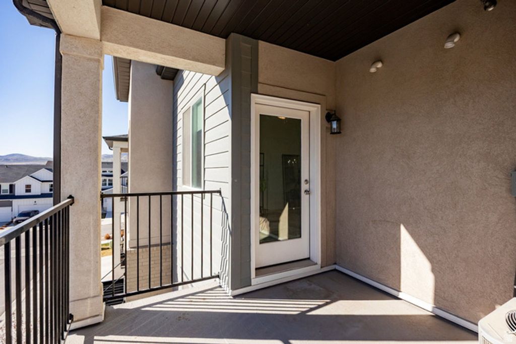 Image 20 of property listing at 13536 S POOLE DR #E303, Riverton, UT 84096