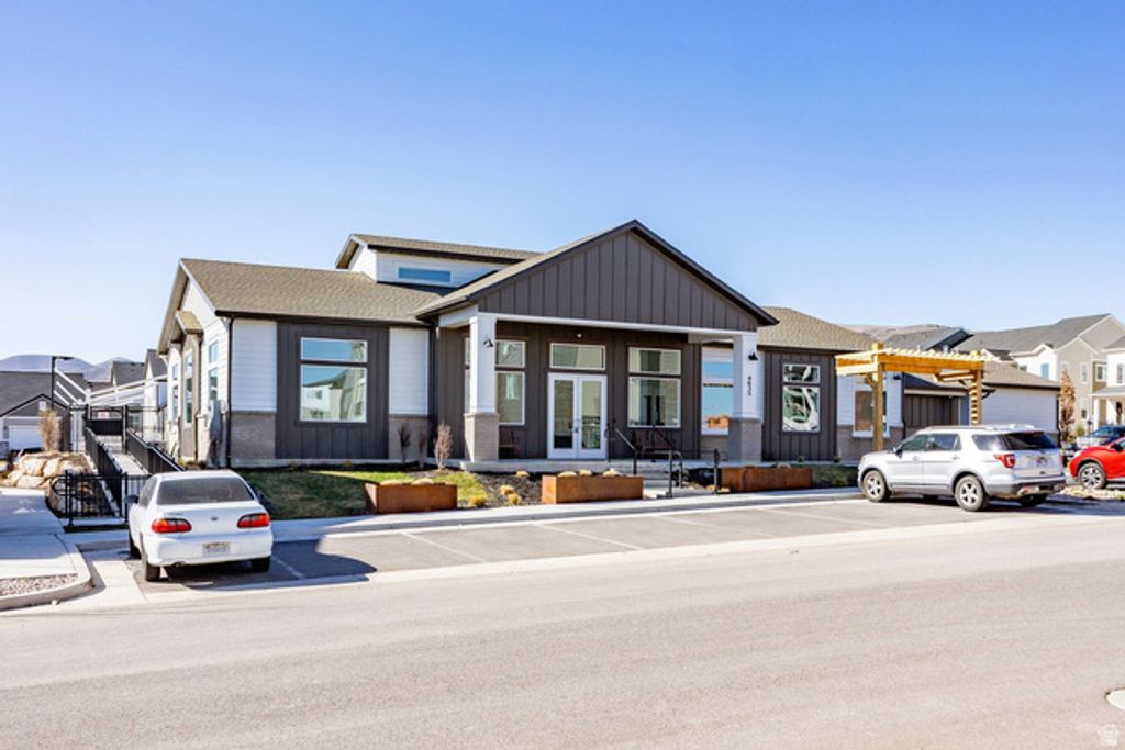Image 22 of property listing at 13536 S POOLE DR #E303, Riverton, UT 84096