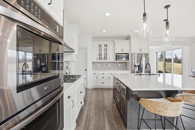 N87W25037 Bay COURT, Lisbon, WI 53089