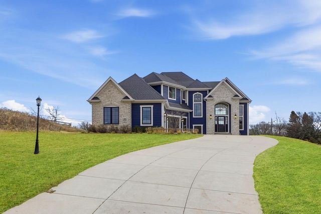 N87W25037 Bay COURT, Lisbon, WI 53089