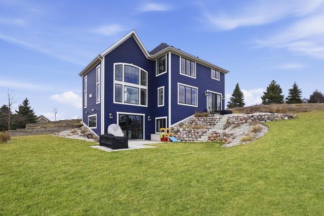 N87W25037 Bay COURT, Lisbon, WI 53089