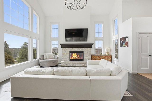 N87W25037 Bay COURT, Lisbon, WI 53089