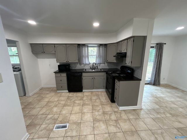 6202 Valley Park Drive, Huntsville, AL 35810