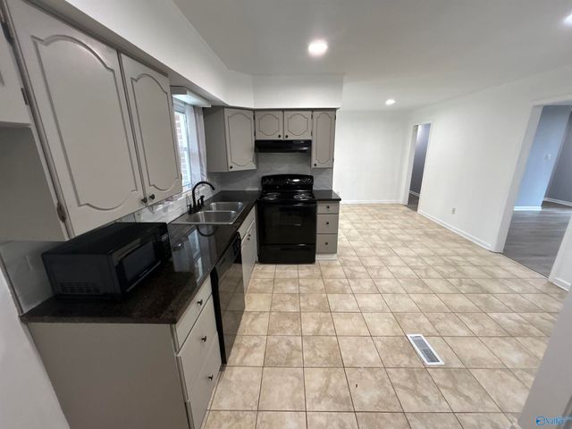 6202 Valley Park Drive, Huntsville, AL 35810